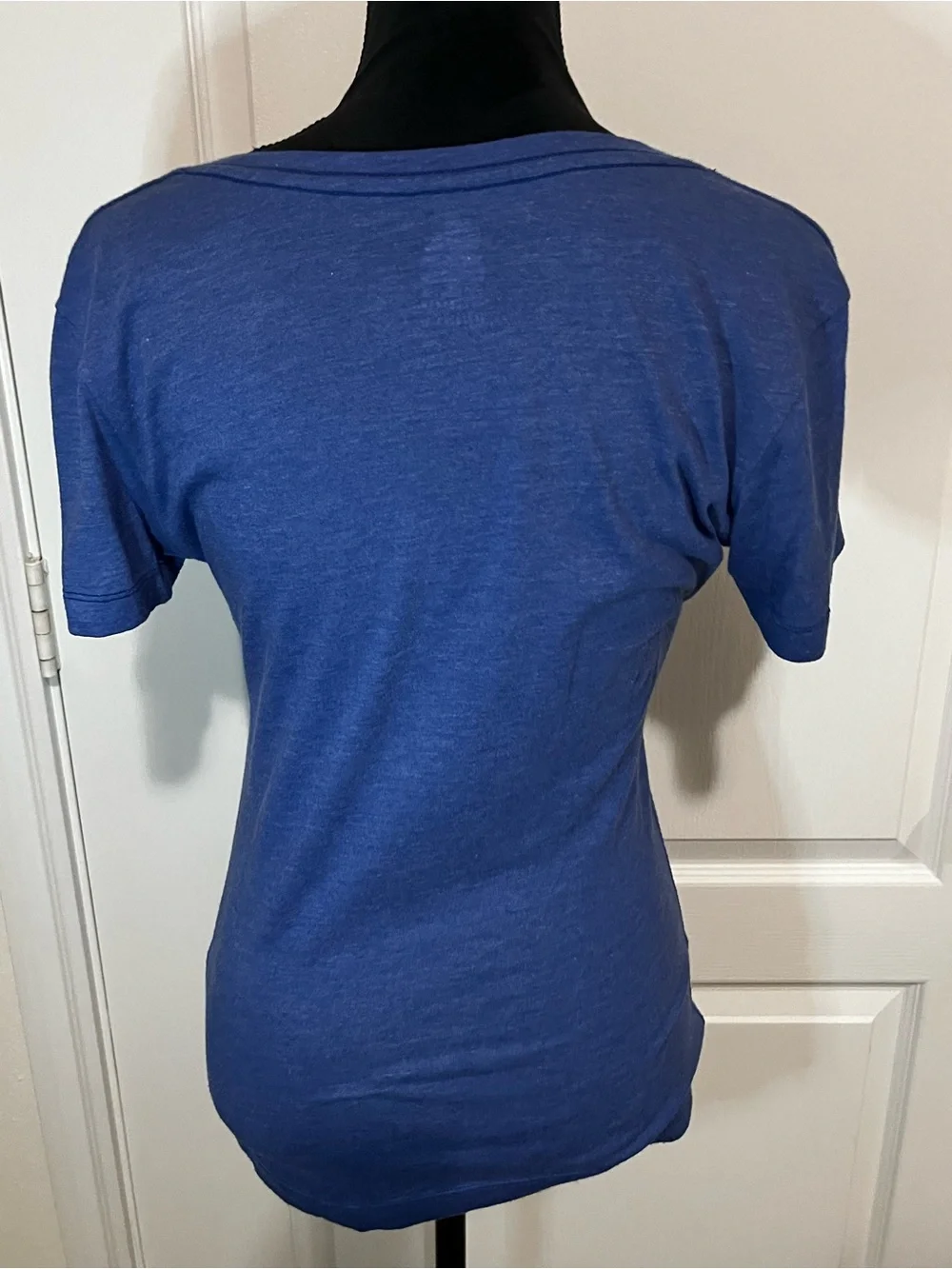 Nike Women’s Texas Rangers Royal Blue Low V-Neck Tee